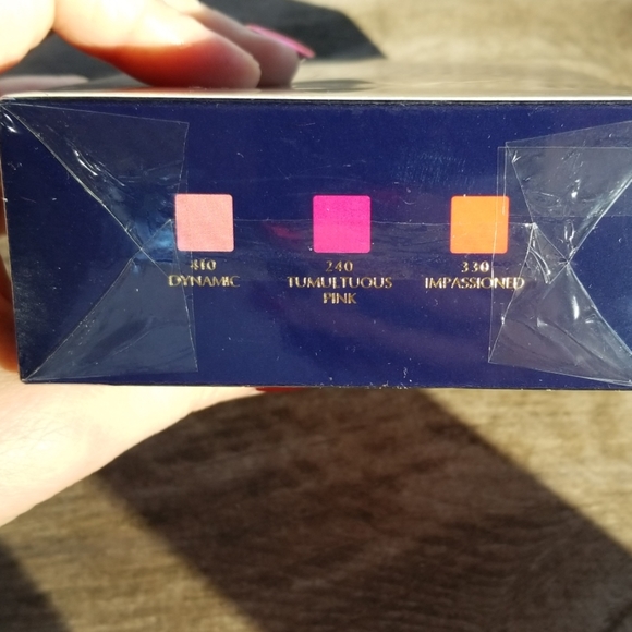 Estee Lauder Scuplting Lipsticks - Picture 2 of 4